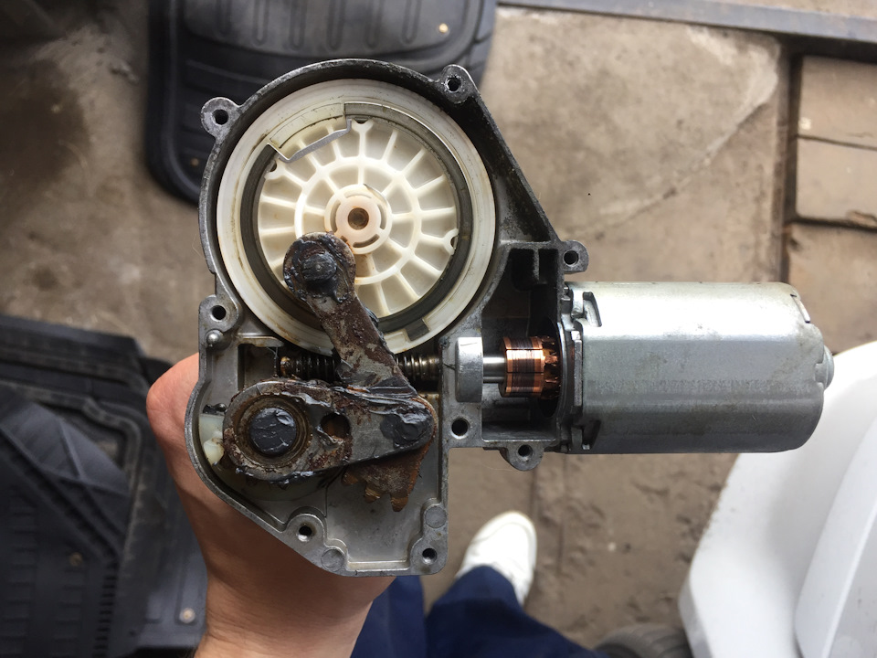 НЕработа дворника — нервы водителя. — Opel Astra H GTC, 1,8 л, 2008 ...