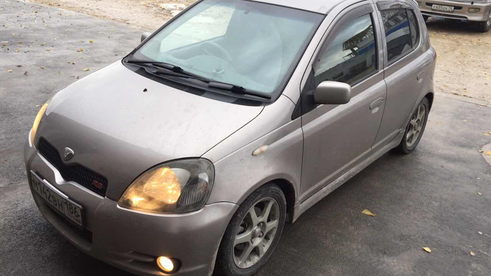 Toyota Vitz Бодрый 1.5 RS