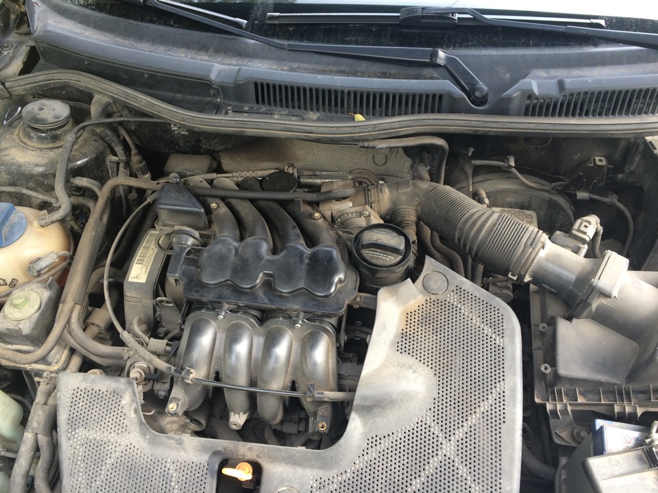 Akl 1.6. VW Golf 4 1.6 AKL ЕГР. Дроссельная заслонка гольф 4 1.6 AKL. Фольксваген 1.6 SR дроссельная заслонка. 1.6 AKL дроссель.