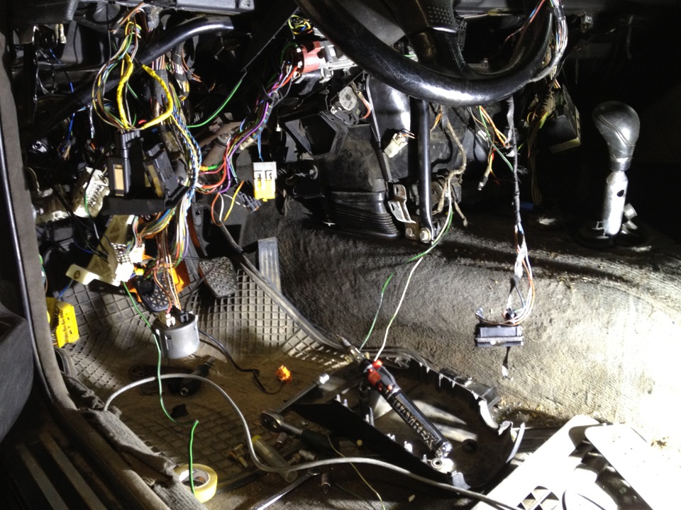 Всегда выгорал предохранитель на подсветку приборной панели! — BMW 5 ...