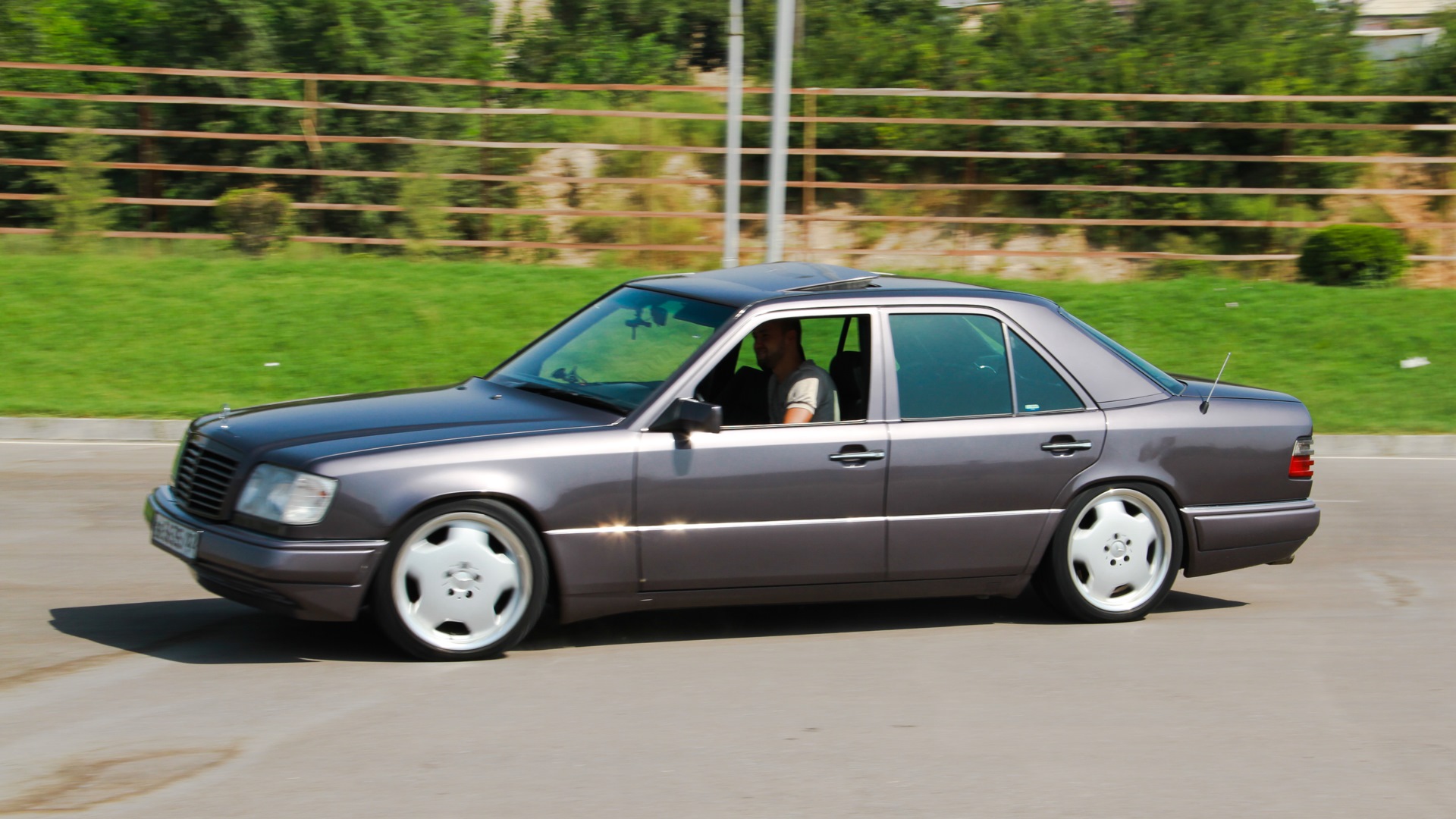 Мерседес w124 Худжанд