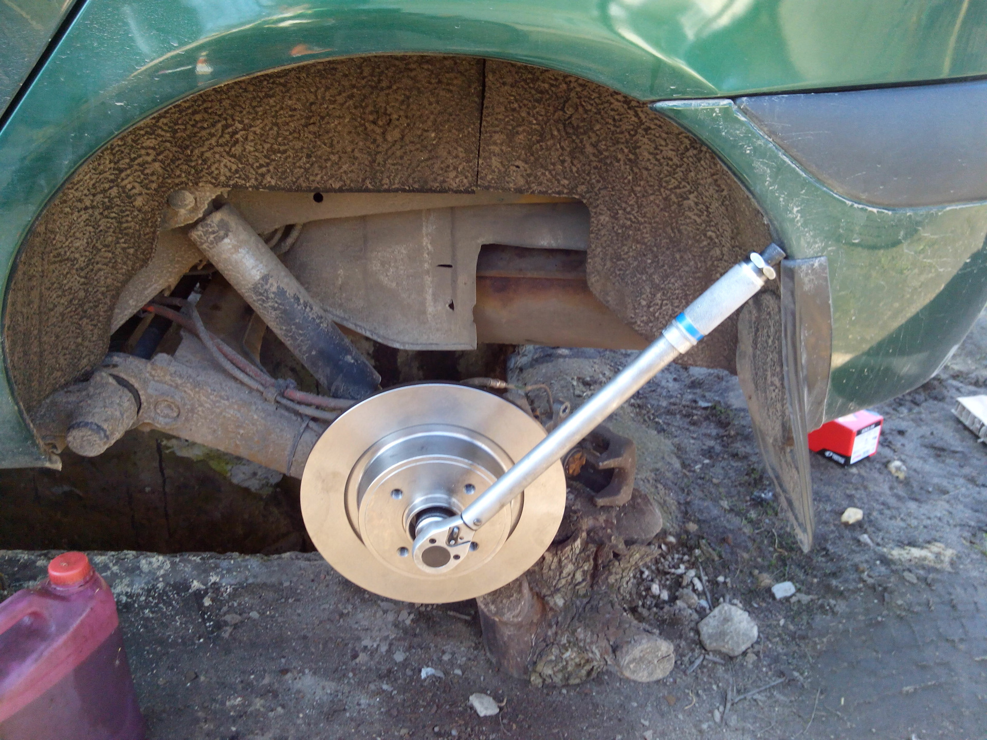 Замена задних ступичных подшипников - Ford Fusion, 1,6 л, 2008 года поломка DRIV