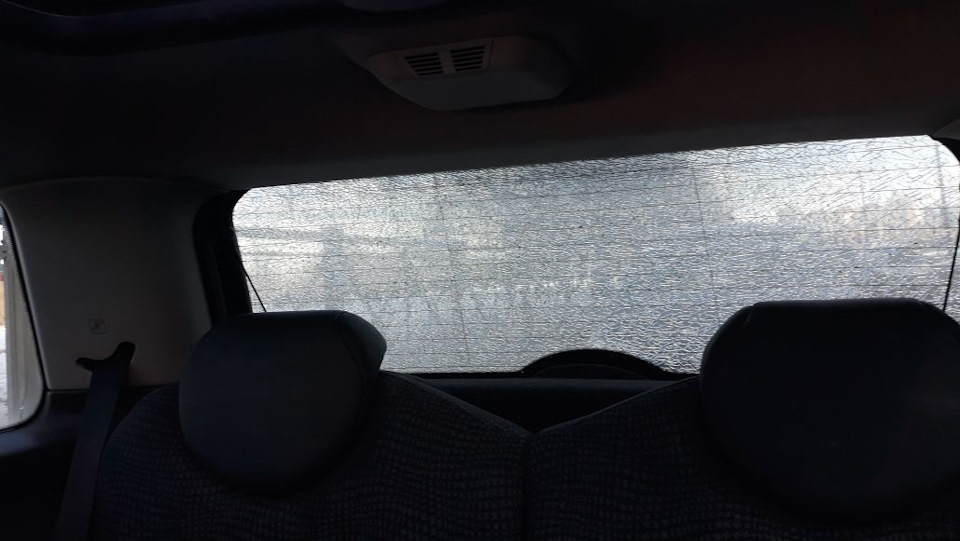 Разбилось заднее стекло — MINI Cooper Mk I, 1,6 л, 2002 года | поломка ...