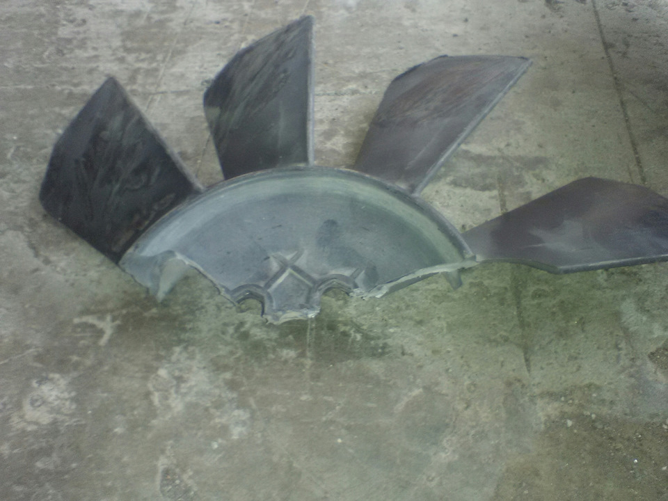 Замена крыльчатки охлаждения двигателя. — ГАЗ Газель, 2,5 л, 2004 года ...