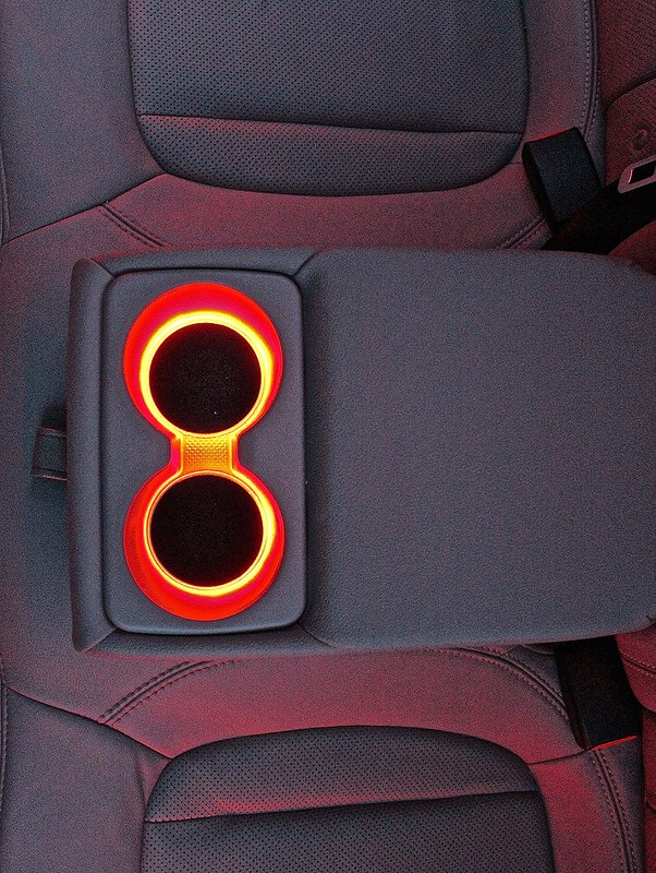 Rear LED Cup Holders — KIA K5 (1G), 2,4 л, 2010 года стайлинг DRIVE2