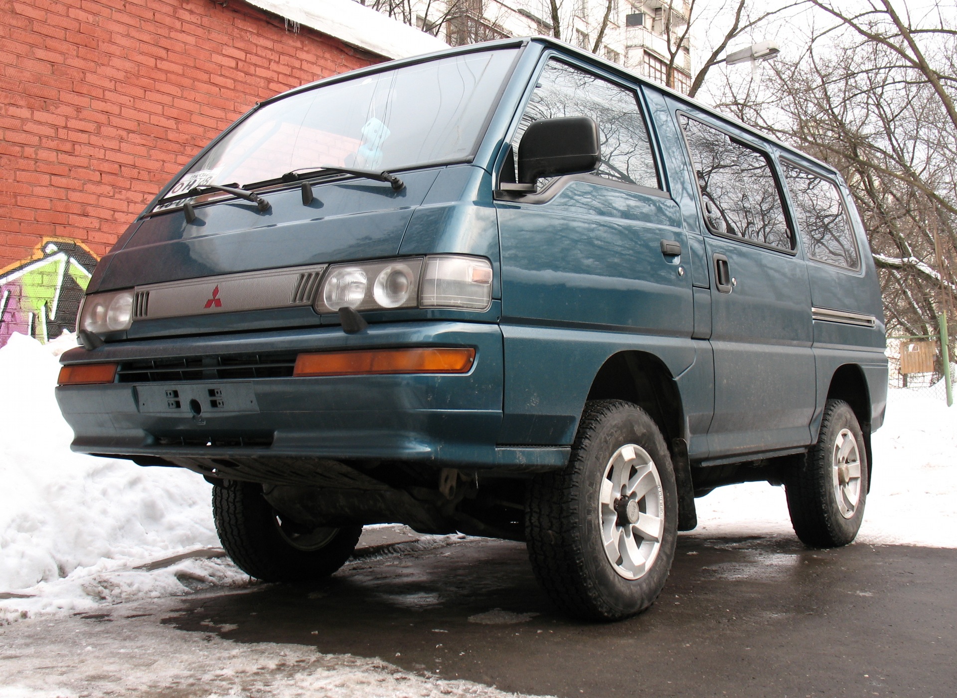 Mitsubishi delica год выпуска. Mitsubishi Delica d:2.