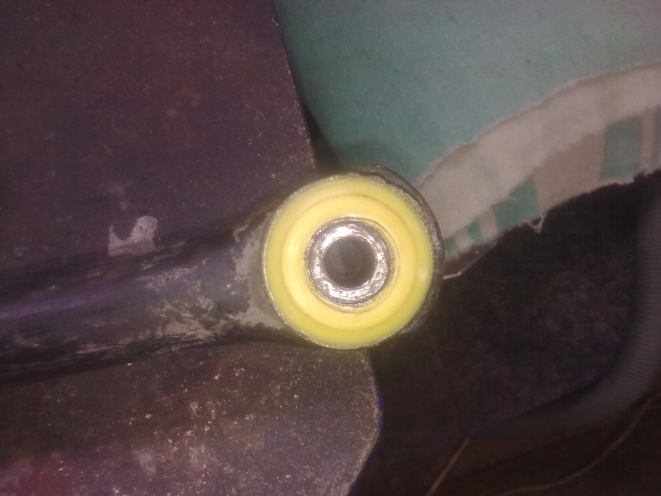 Замена втулок реактивных тяг — Lada 21051, 1,7 л, 1983 года | своими ...