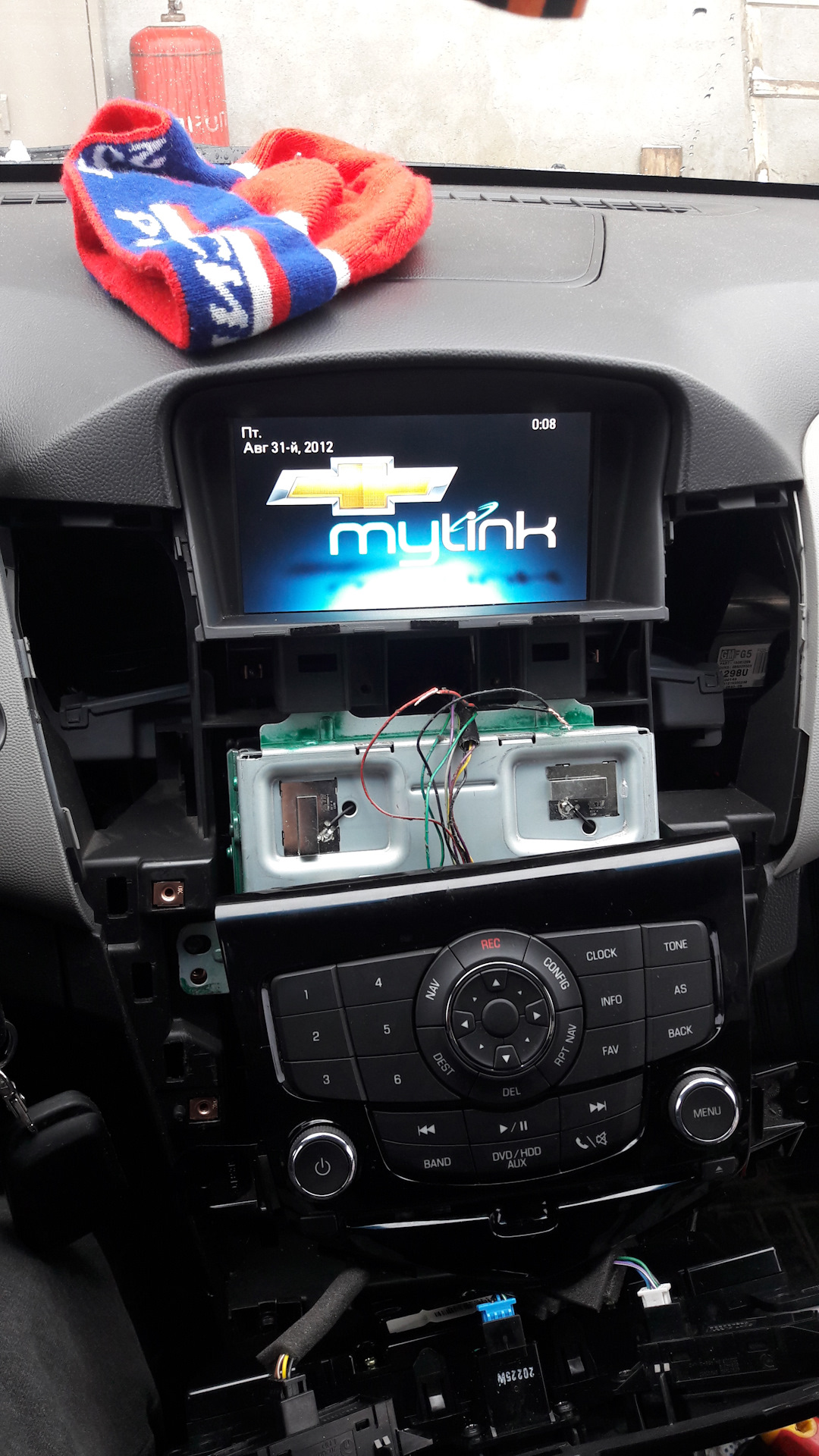 Как снять рамку магнитолы шевроле круз Установка CD600 "MyLink" - Chevrolet Cruze (1G), 1,6 л, 2012 года автозвук DRIVE
