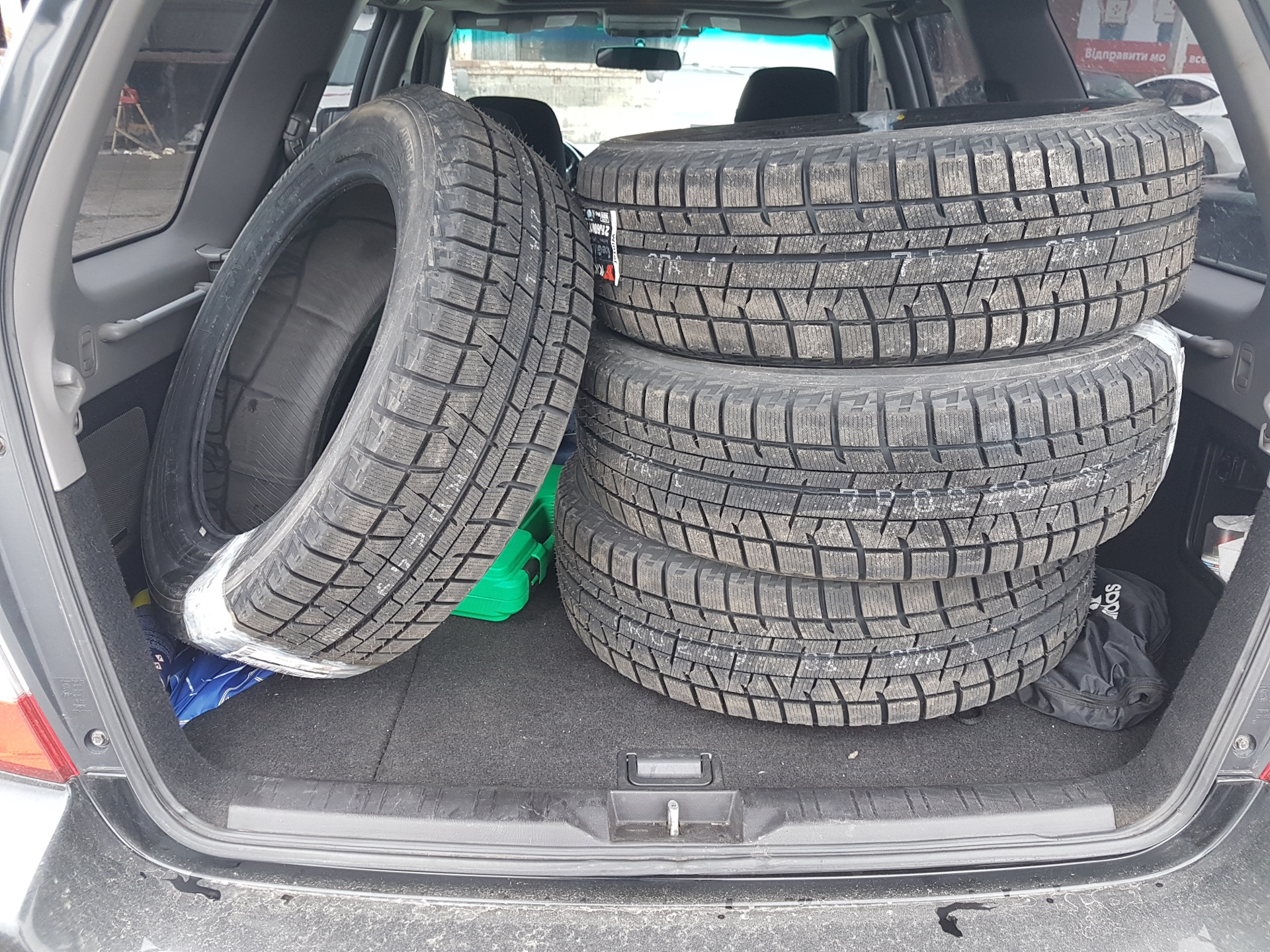 Зимние шины yokohama ice guard 60. Yokohama Ice Guard ig50 Plus. Зимняя резина Yokohama Ice Guard ig50. Yokohama Ice Guard ig50 215/50 r17. Yokohama Ice Guard 215/60 r17.