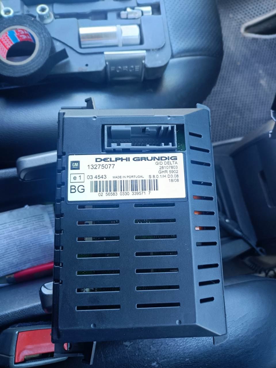 Фото в бортжурнале Opel Zafira B. Запчасти на фото: 13275077, 28107803