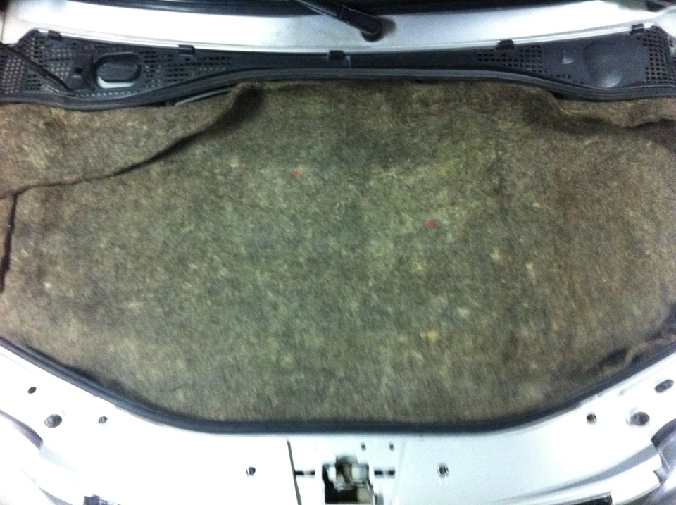 горит ли войлок под капотом