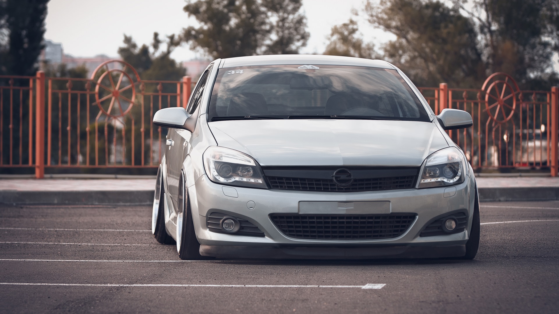 Opel Astra stance