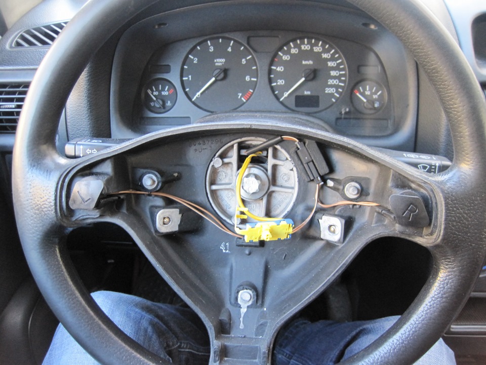 Opel zafira как снять. Руль Opel Astra g 1999.