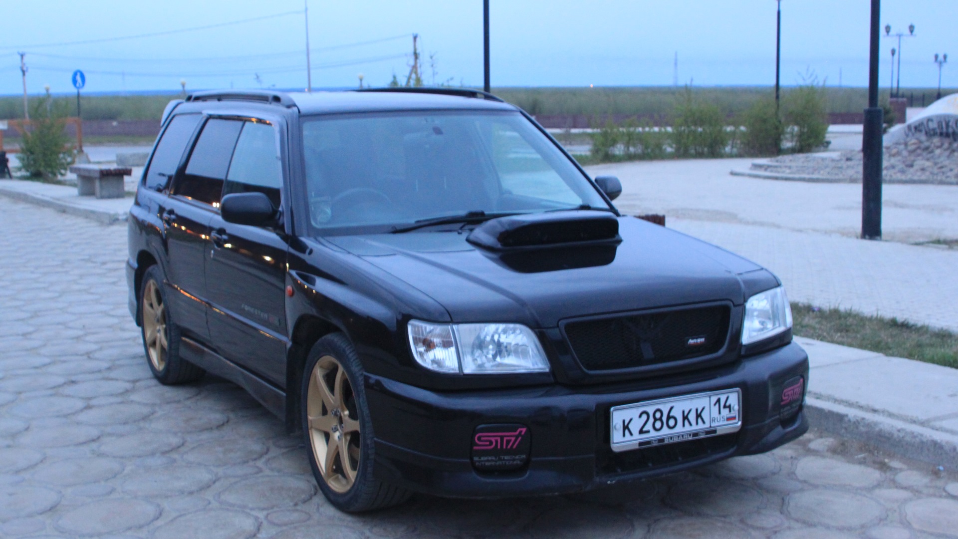 Subaru forester sf5. Subaru Forester sf5 черный. Subaru Forester 2000 STI черный. Субару Форестер сф5 черный. Subaru Forester sf5 STI 2m.