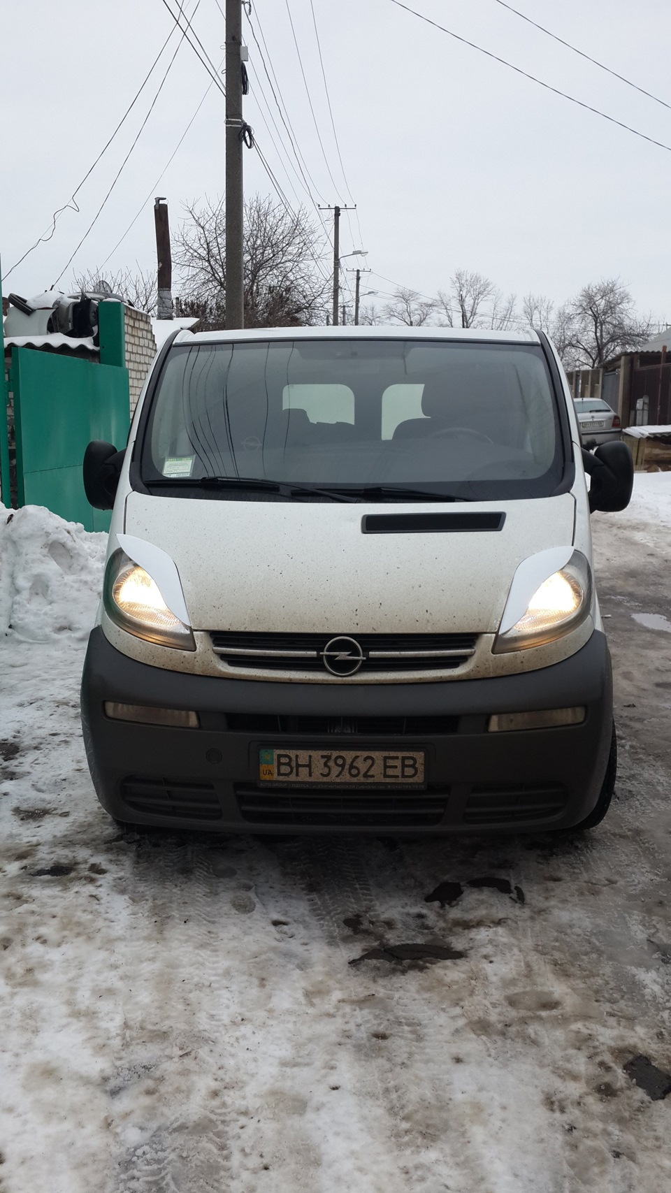 Ресницы на фары — Opel Vivaro (1G), 1,9 л, 2004 года | тюнинг | DRIVE2