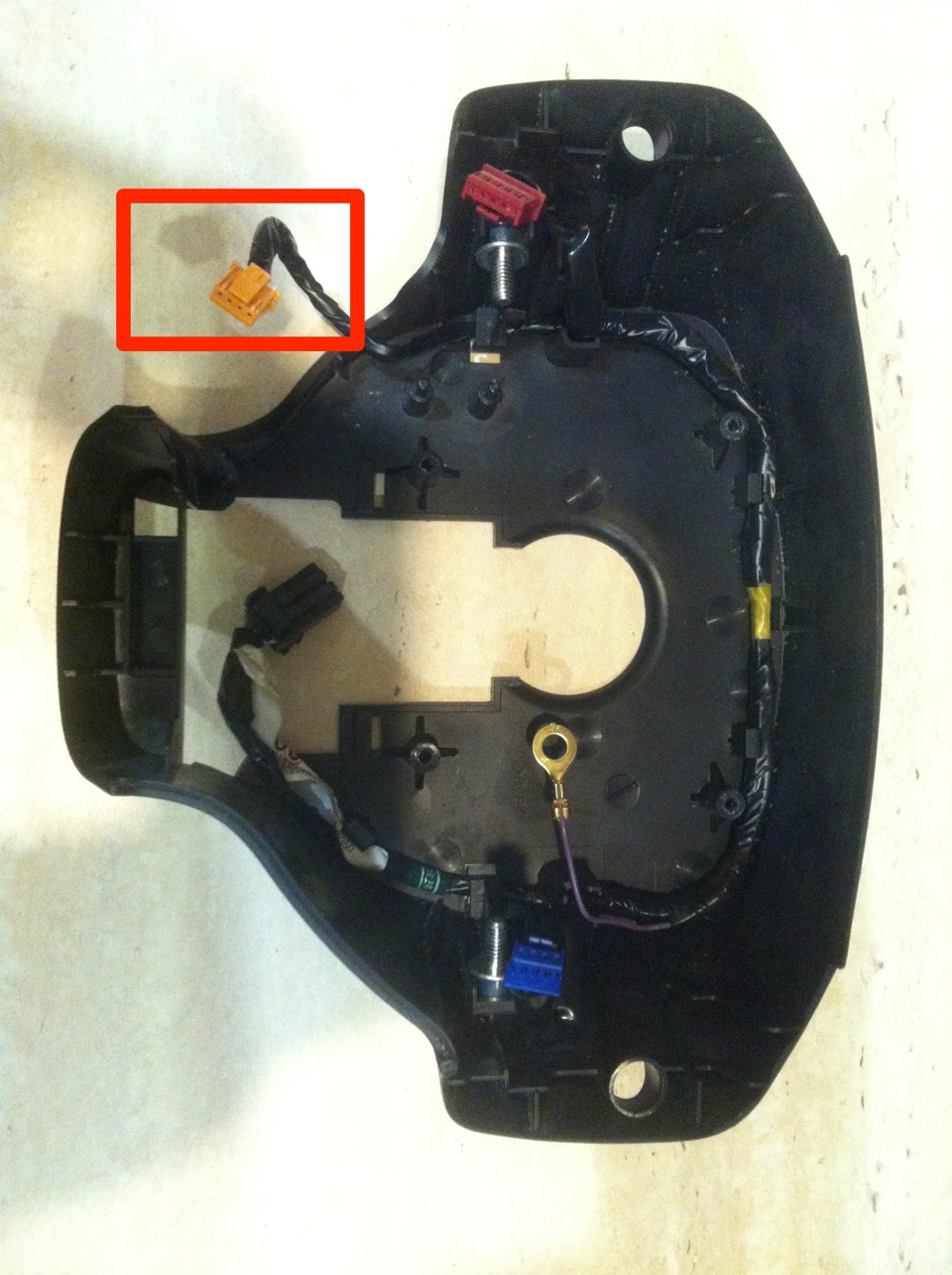 Нужная клипса для кнопок Hands Free Bluetooth от Аутлендера — Mitsubishi Lancer X