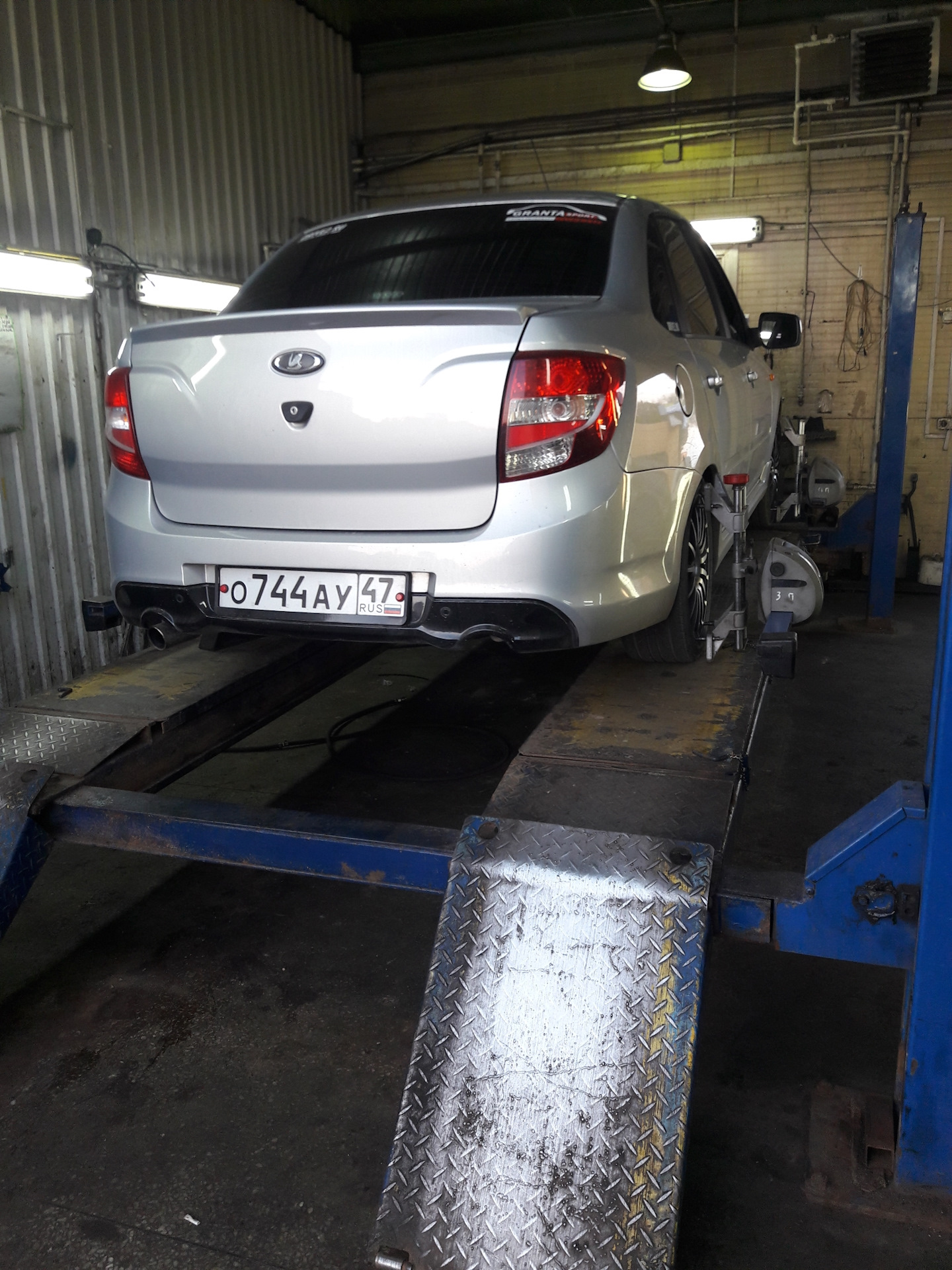 Замена стоек и наконечников — Lada Granta Sport, 1,6 л, 2015 года ...