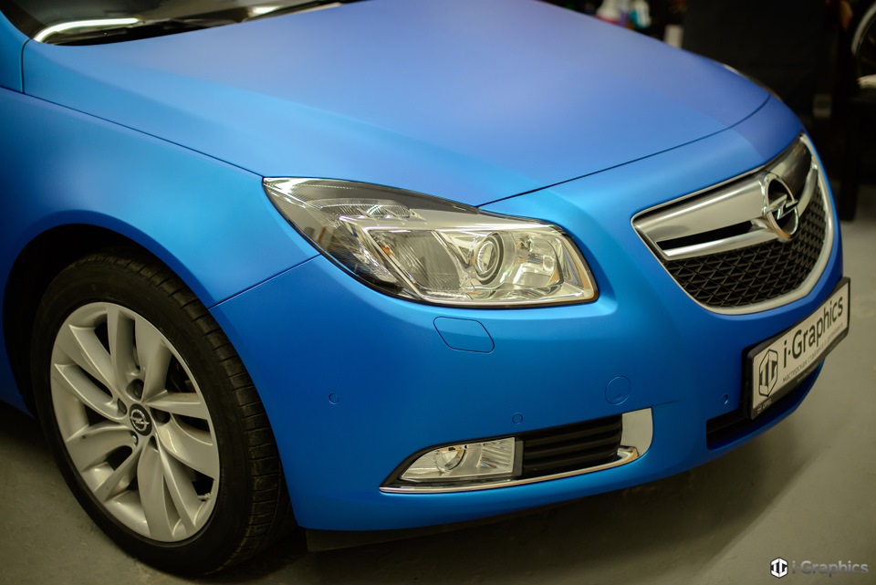 Цвет синий алюминий. Opel Insignia 2008 прозрачная матовая пленка. Опель Инсигния в матовой пленке. Opel Insignia в пленке. Опель в голубой пленке.