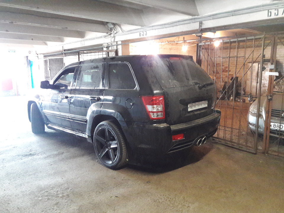 Фото в бортжурнале Jeep Grand Cherokee SRT-8 (WK)
