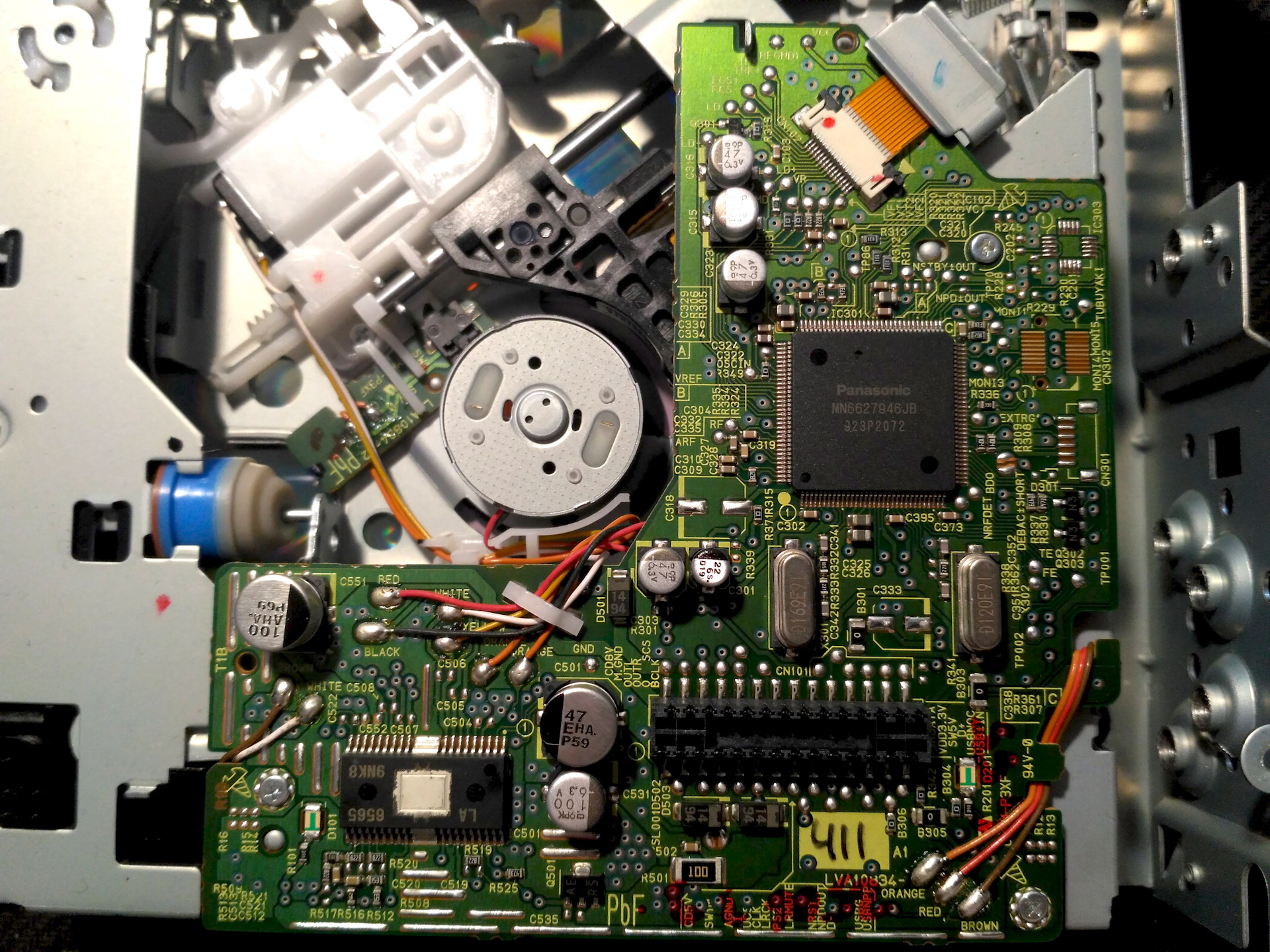 Заменить микросхему. KD r402. УНЧ В магнитоле. Звуковая микросхема в автомагнитоле JVC. JVSKD-r741bt УНЧ на микросхеме.