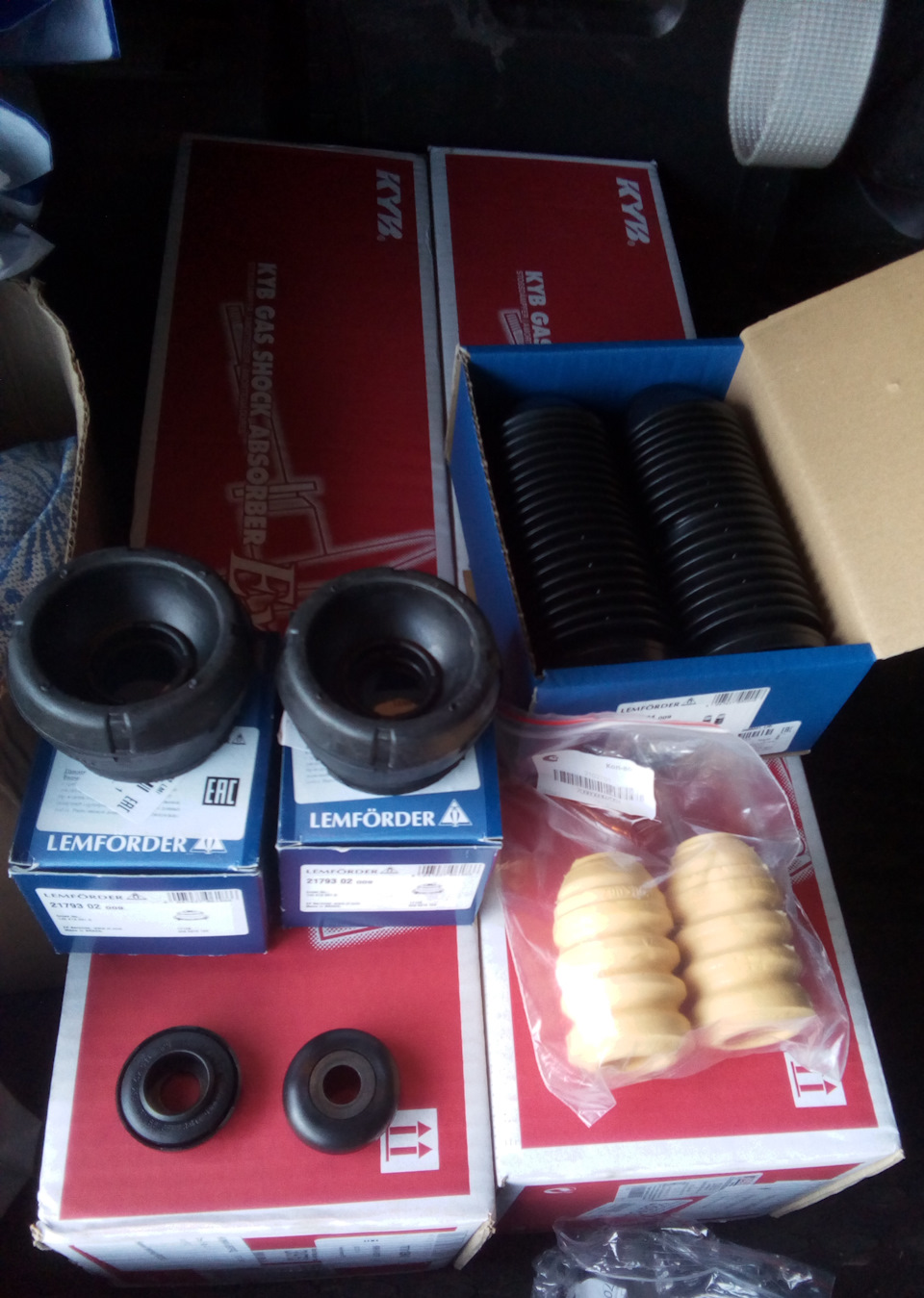 Замена передних стоек Sachs поло седан. Нюансы. - Volkswagen Polo Sedan, 1,6 л, 