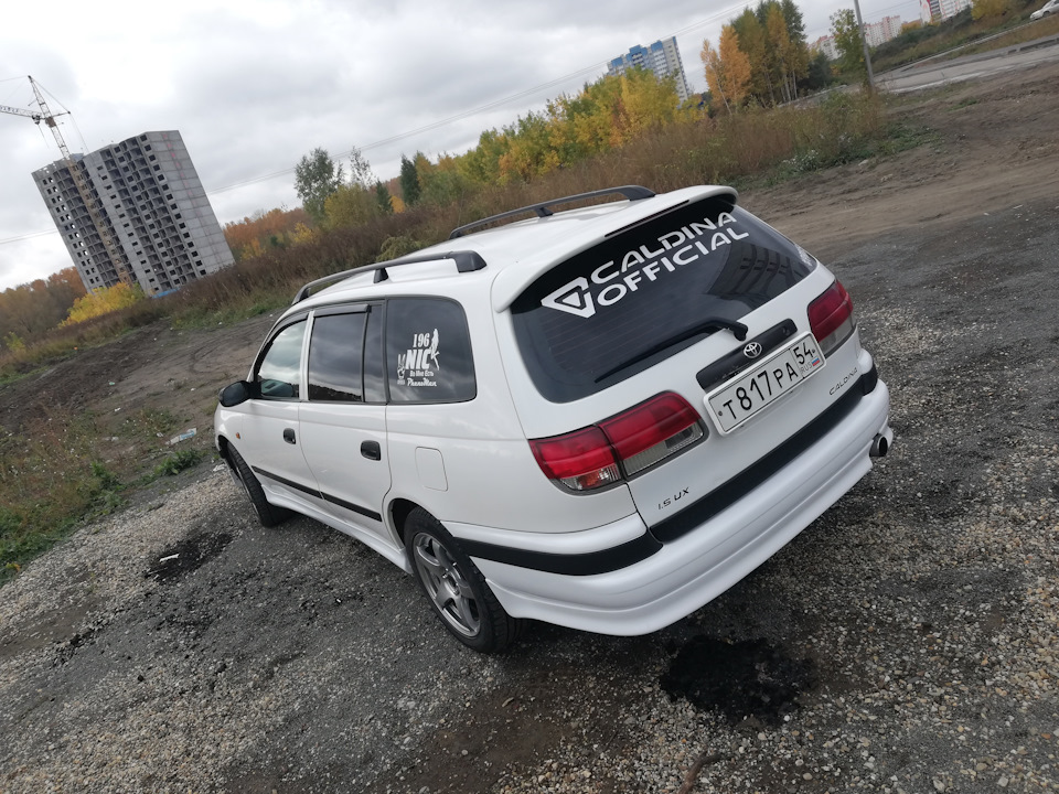 Тойота калдина 97. Тойота Калдина1.5. Toyota Caldina van. Тойота Калдина с высокой крышей. Калдина вид спереди.