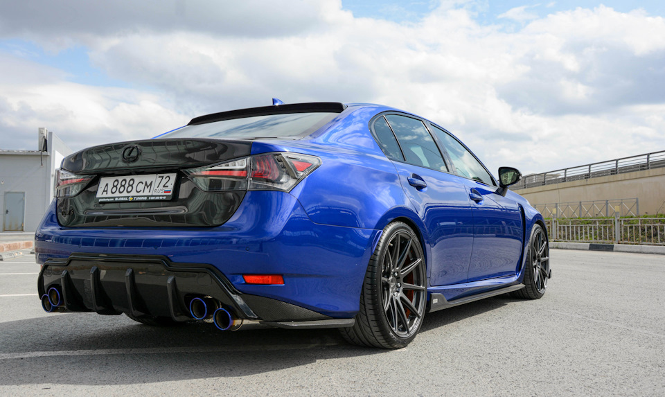 Lexus GS F back