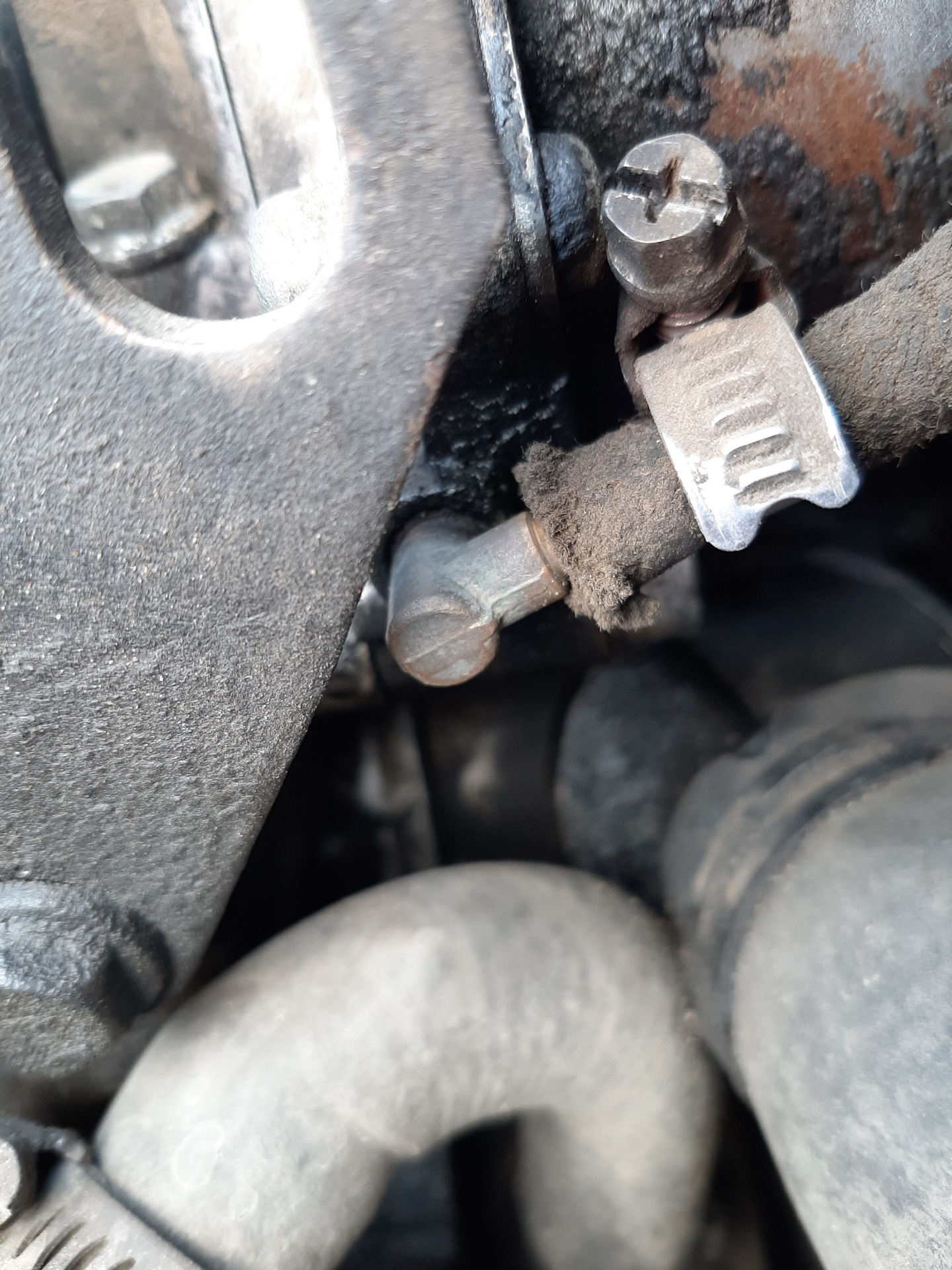 Замена прокладки вакуумного насоса — Opel Astra H, 1,9 л, 2007 года ...