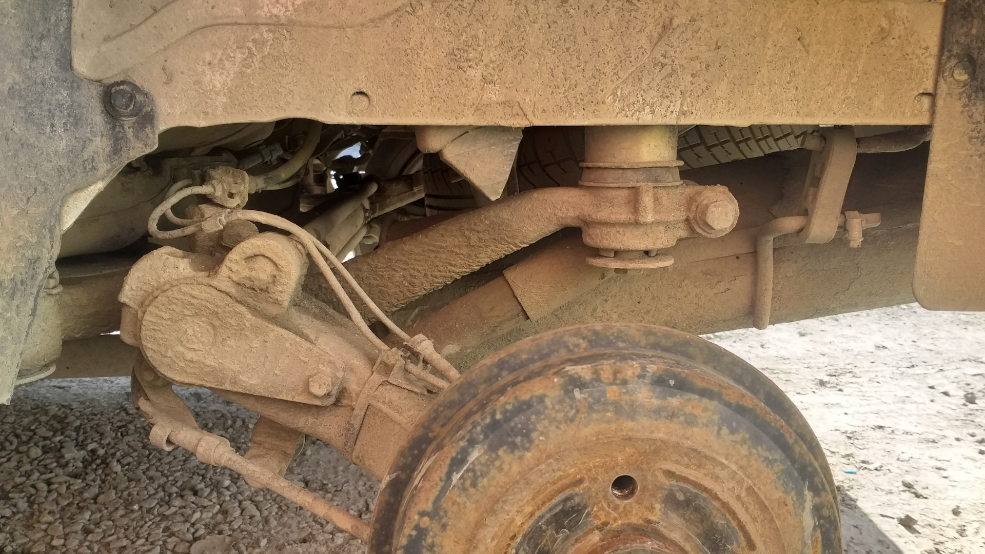 Высота дорожного просвета сзади. — Peugeot 206, 1,4 л, 2005 года ...