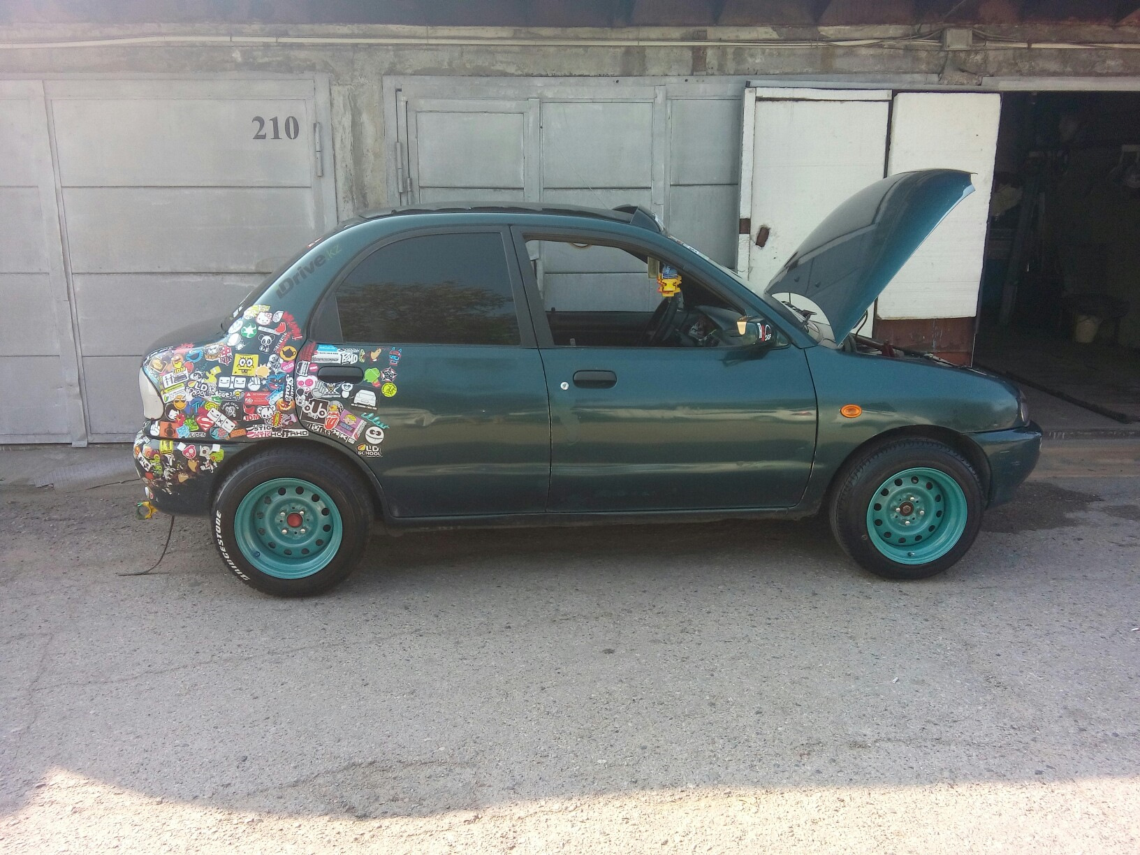 пока мазда зимует. - Mazda 121 III, 1,3 л, 1996 года наблюдение DRIVE2