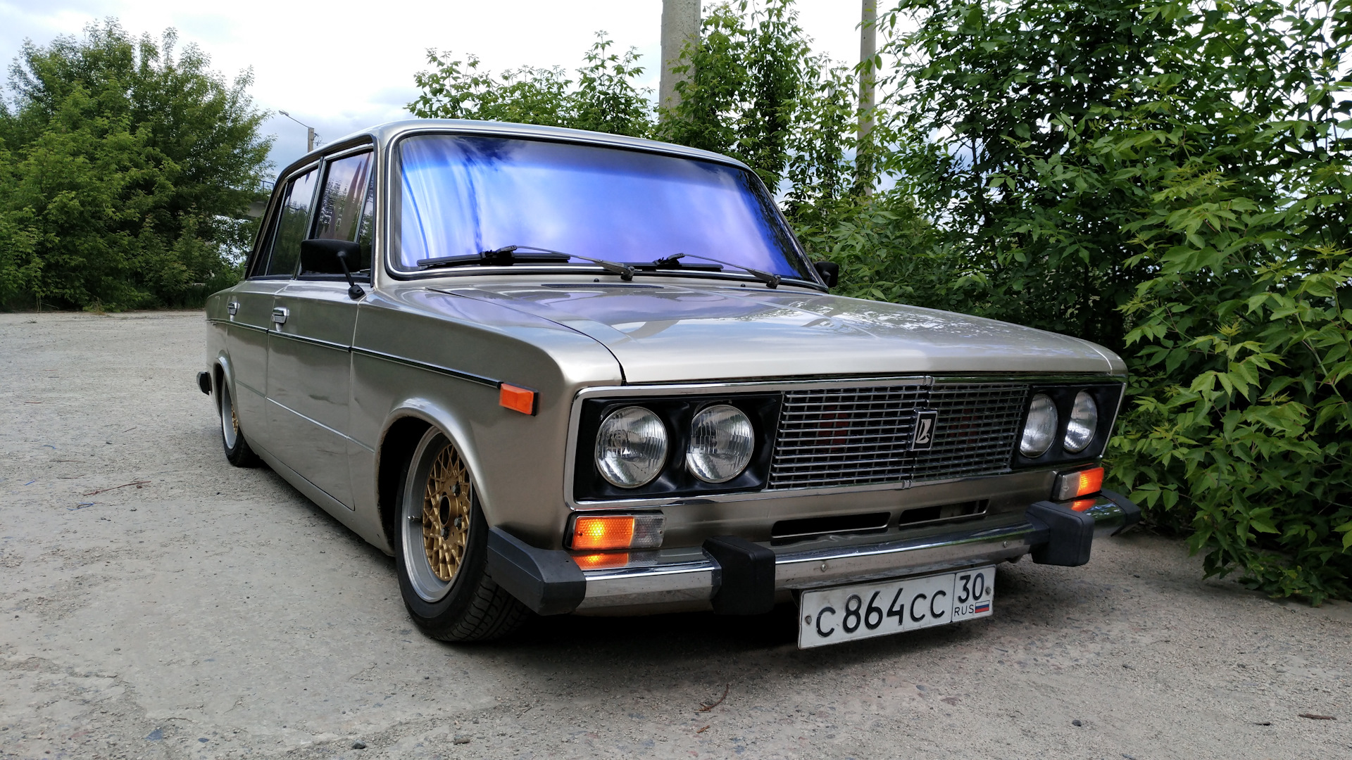 Какая шестерка. Лада 2106. ВАЗ 2106 на стиле. Lada 2106 2107. ВАЗ 2106 В идеале.