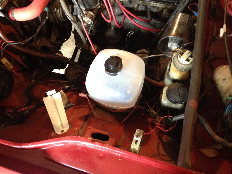 патрубки, расширительный бачок, трубка печки, тосол — Lada 21043, 1,6 л ...