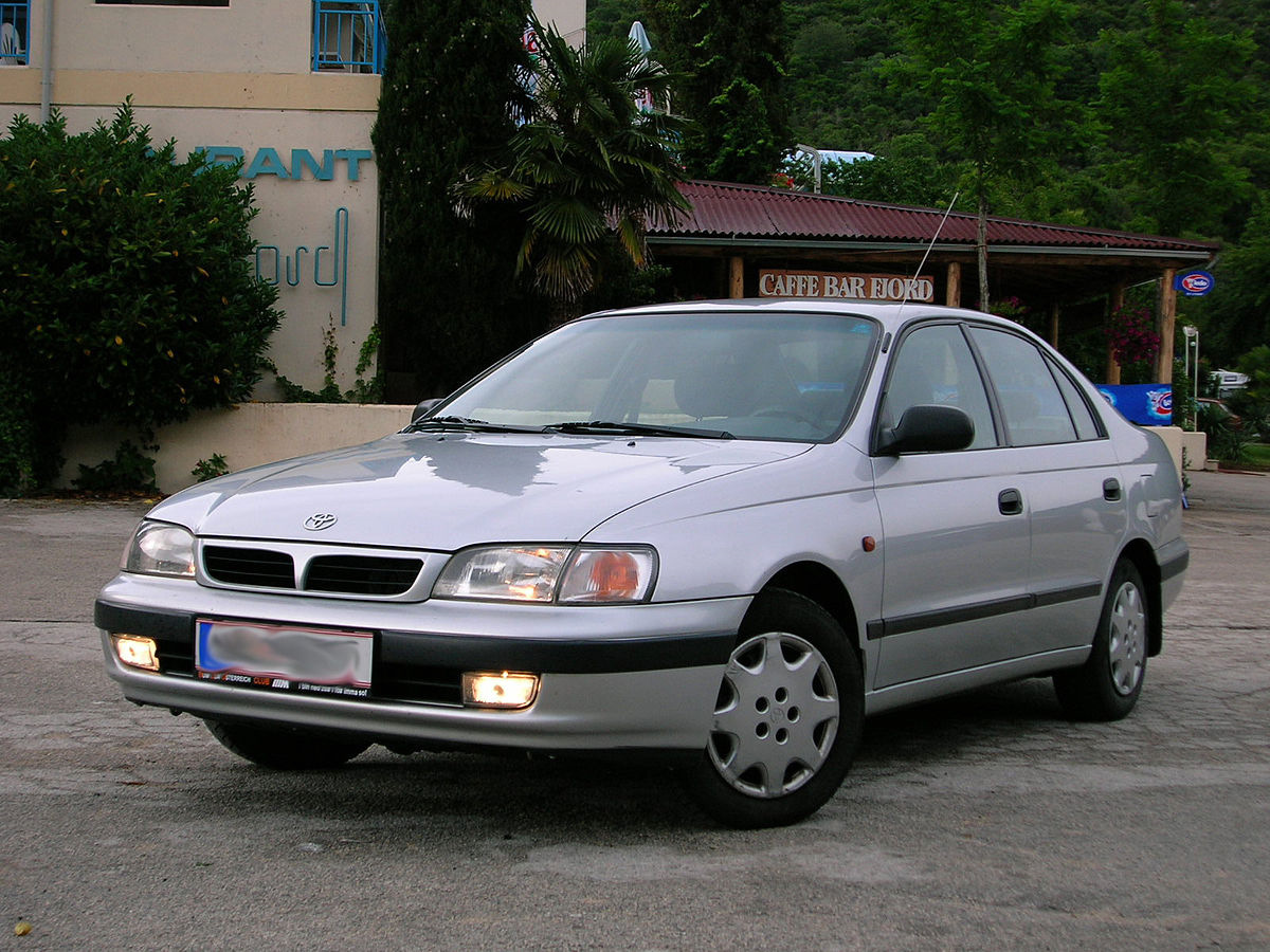 Фото toyota carina