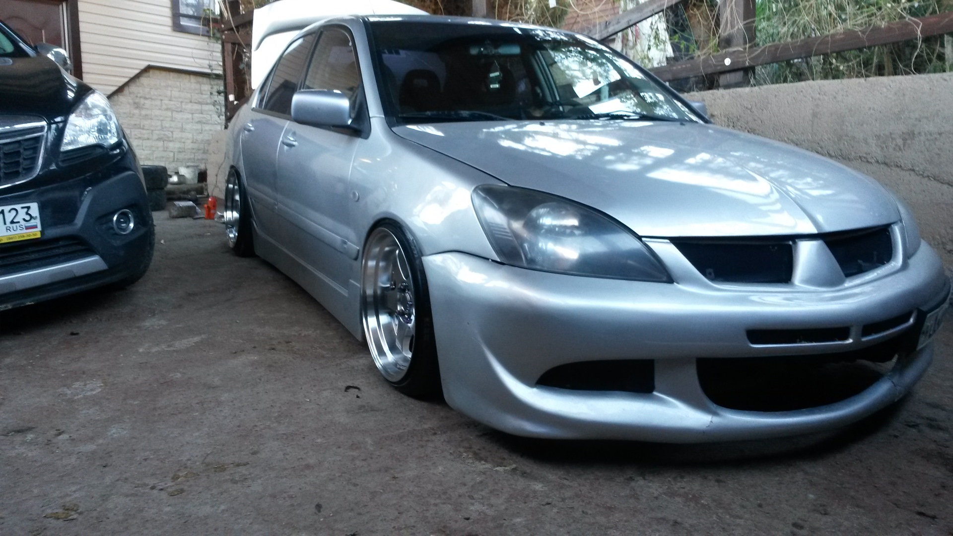 Mitsubishi Lancer 9 stance