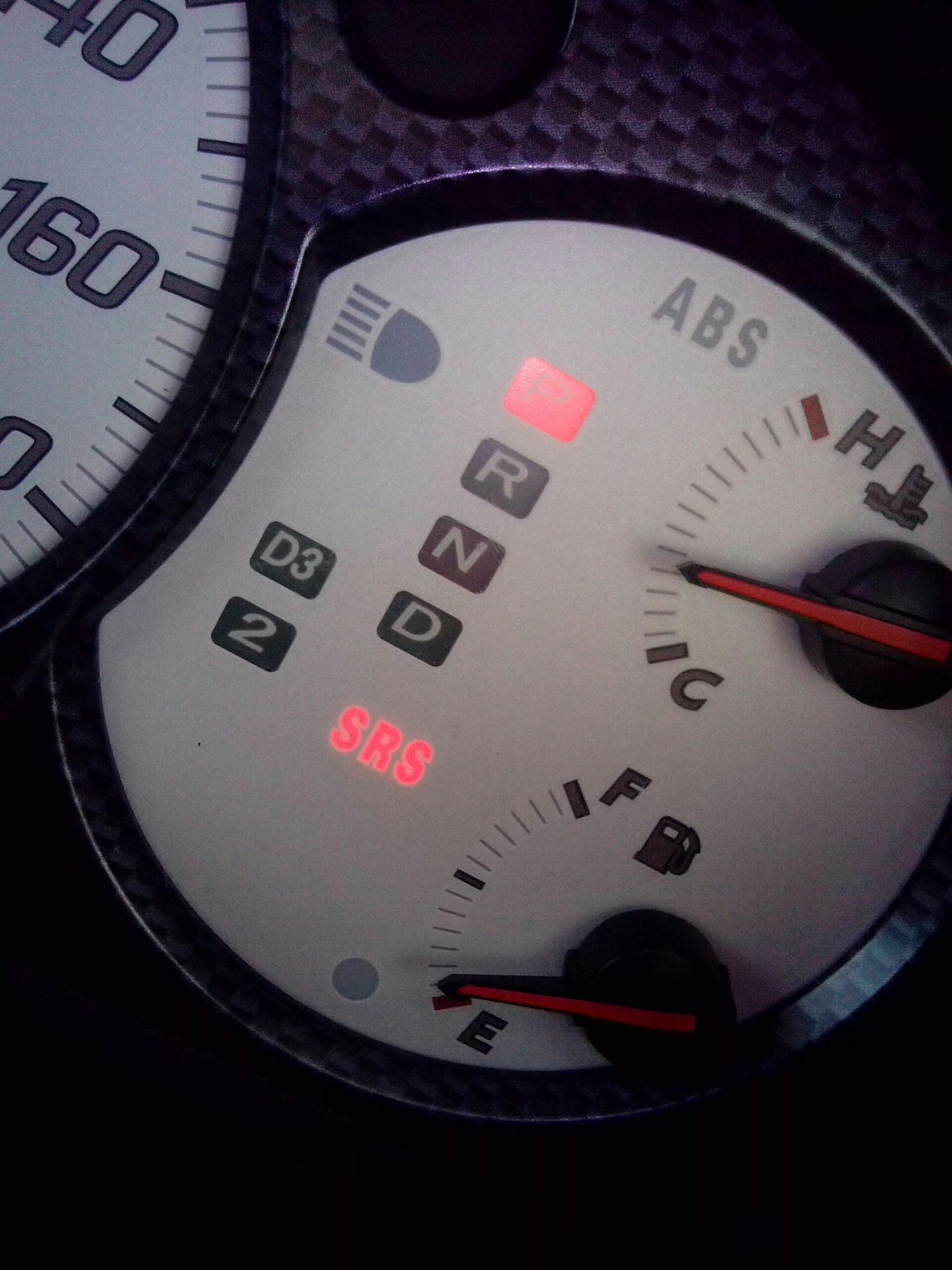 Беременный мужик srs. Горит лампочка srs. Горит лампочка srs. Контрольная лампочка топливного фильтра. Горит лампочка srs.