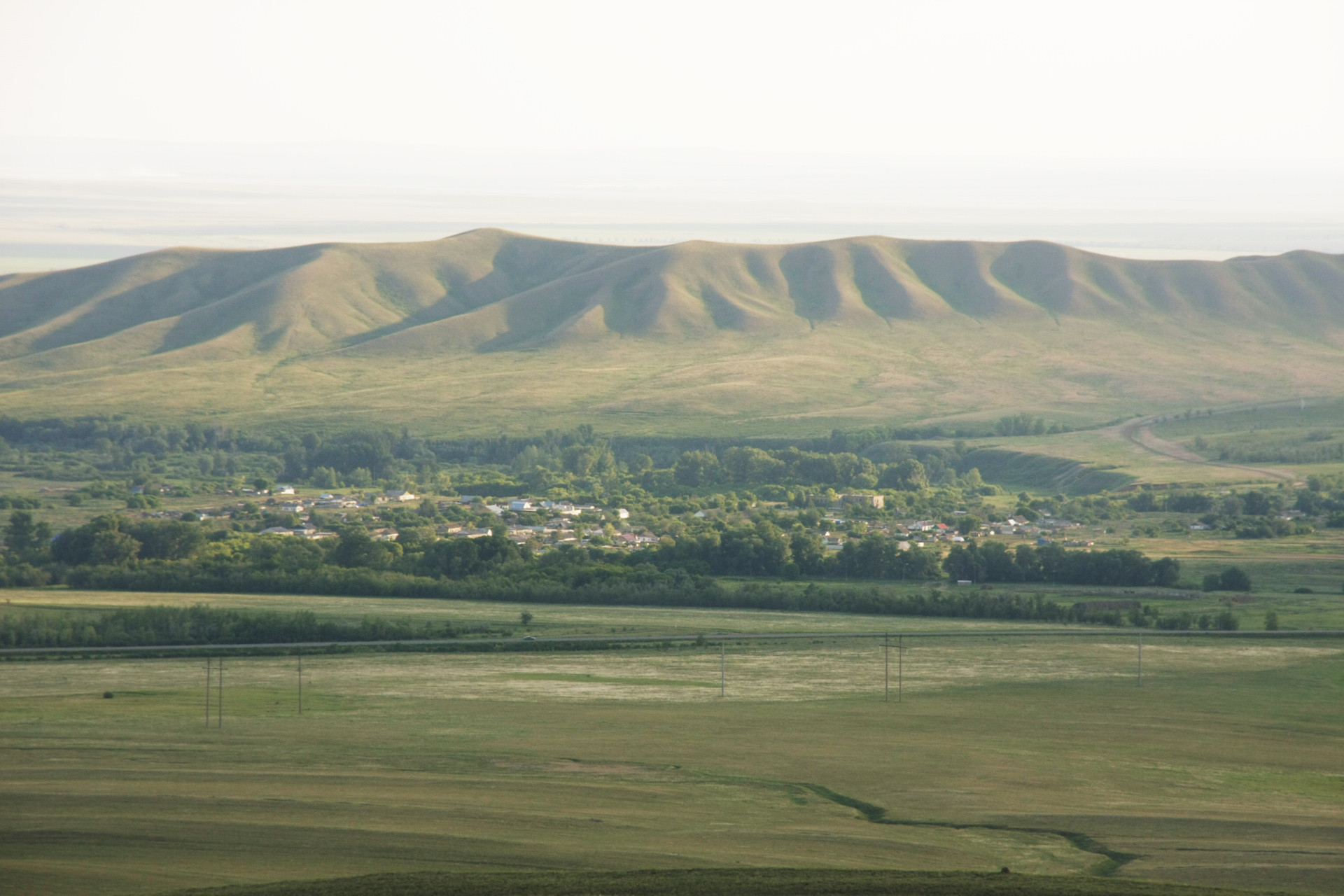 Карамурунтау. Карамурун-Тау-Урал-горы. Долгие горы Оренбургская область. Хребет Карамурунтау Оренбургская область. Ногайские горы Оренбургская область.