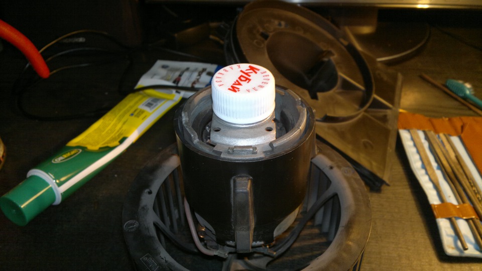 Как добраться до моторчика печки