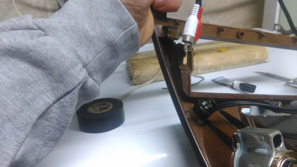 f4bb6bes 960 Магнитола prology как включить аукс