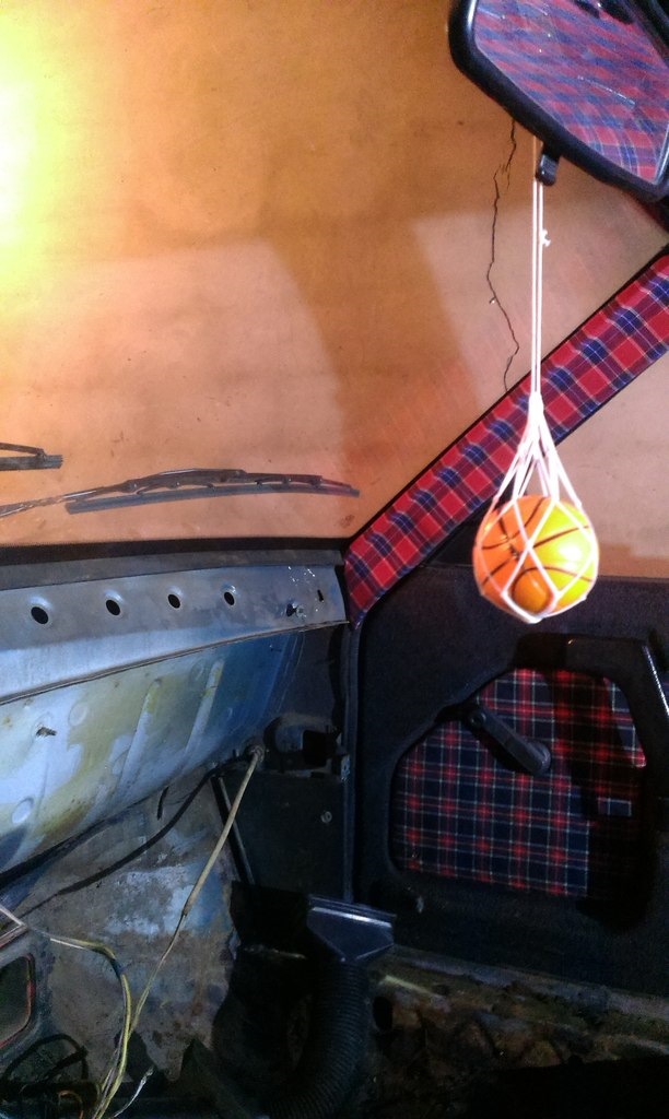 День 2-3 До разбирал салон + крылья, снятие ржавчины которая была ...