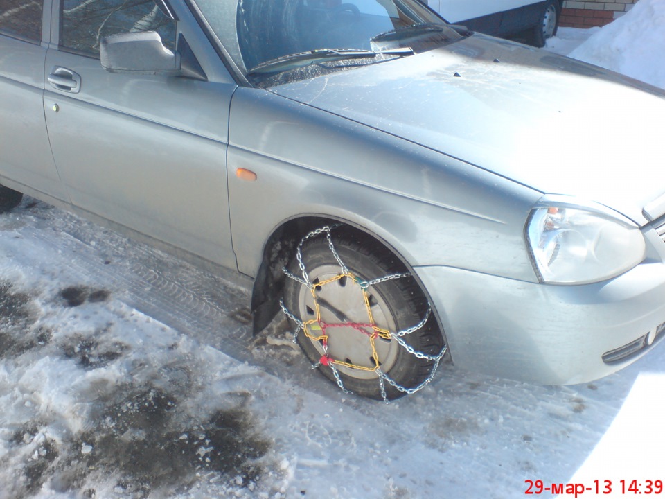 цепи на колесах — Lada Приора хэтчбек, 1,6 л, 2011 года | тест-драйв ...