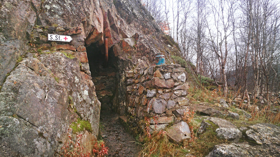 Грот-госпиталь на укреплении — Suzuki Jimny (1G)