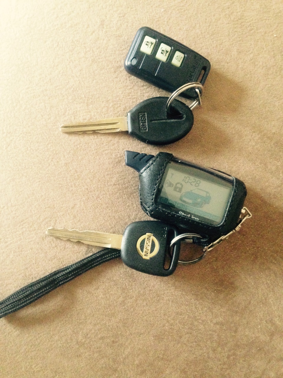 Сломался брелок сигнализации — Nissan Cube I, 1,3 л, 2000 года | другое ...