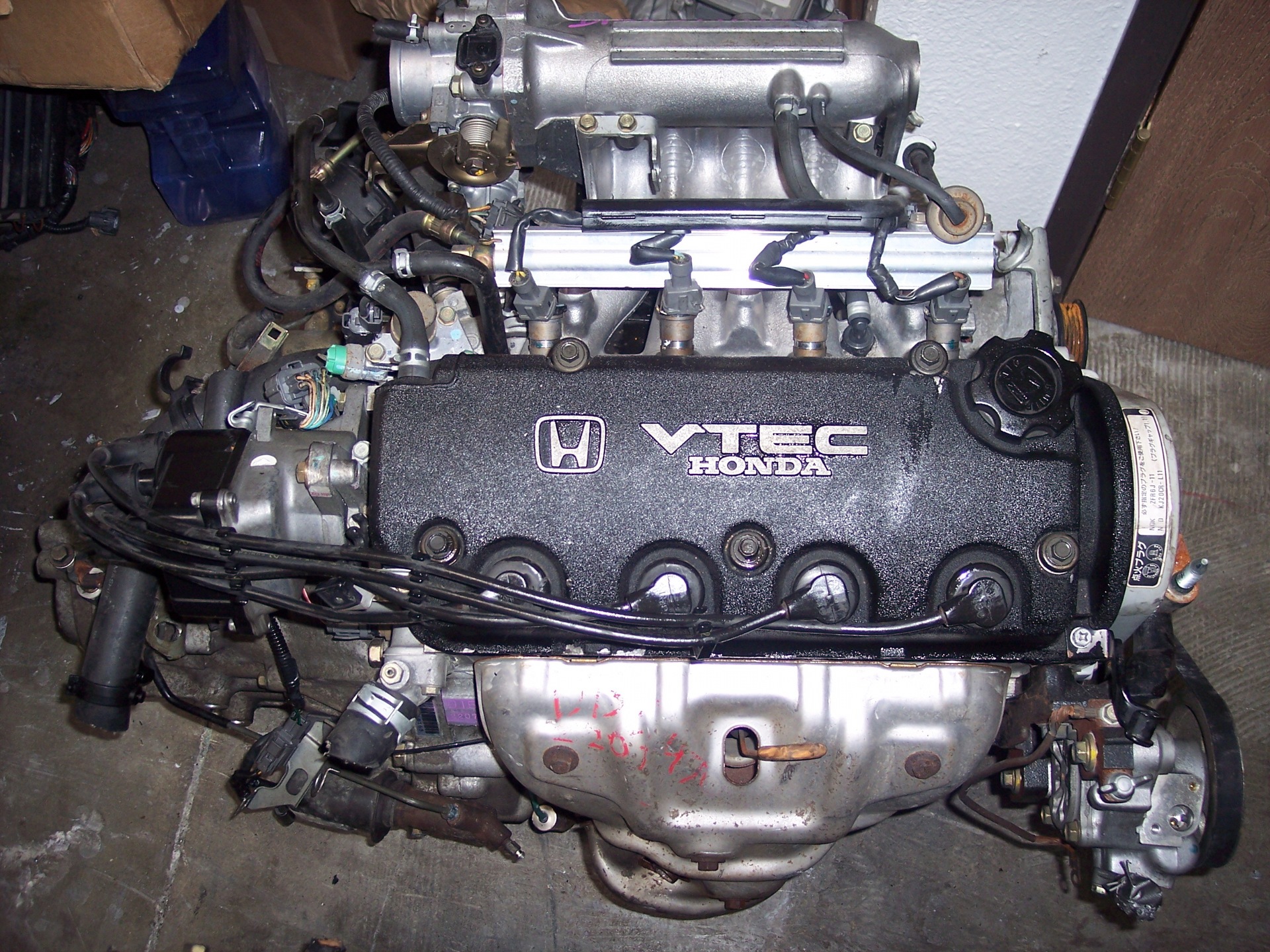 Двигатель хонда 1.5. Двигатель d15b Honda Civic. Honda Civic d15 d16 двигатель. Honda d15b VTEC. Мотор на Honda Civic 1.6 VTEC.