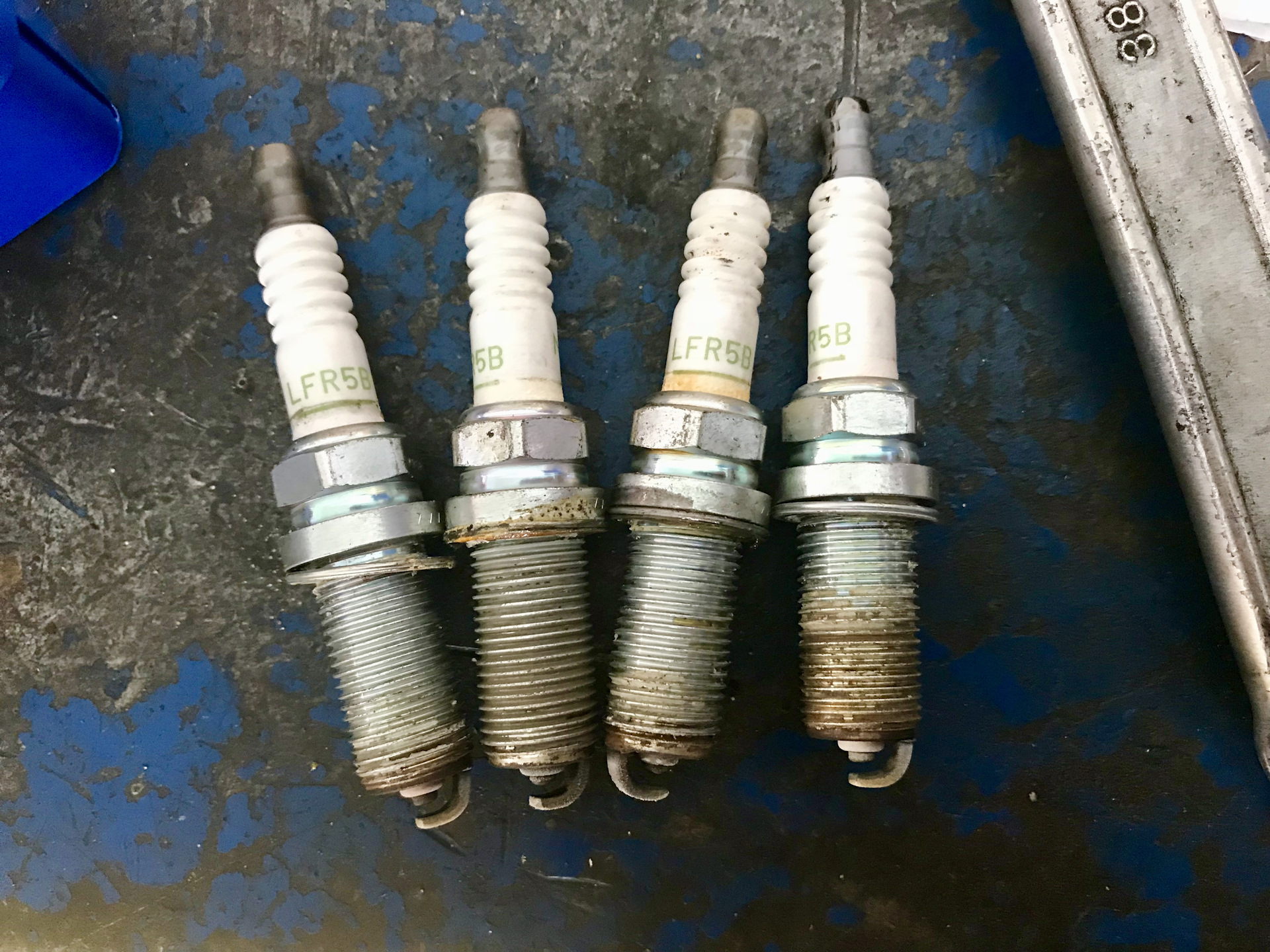 Новые свечи и балансировка колёс — Peugeot 206 CC, 2 л, 2003 года ...