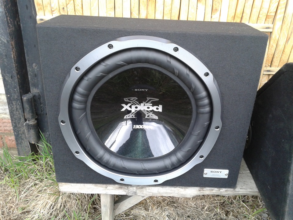 Sony xplod best sale 1300w subwoofer specs