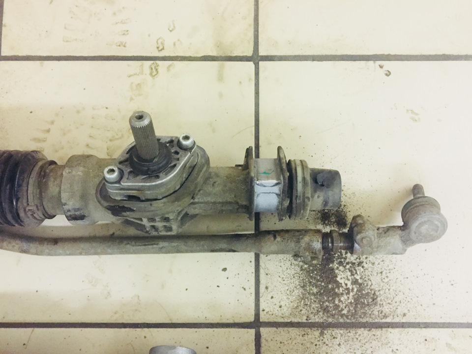 Замена рулевой рейки — Lada Приора хэтчбек, 1,6 л, 2012 года | визит на ...