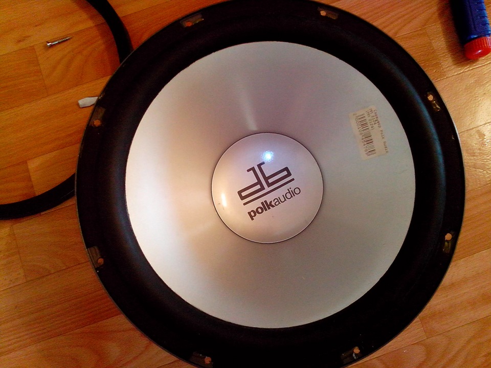 …короб под саб в крыло — Lada Приора универсал, 1,6 л, 2012 года ...