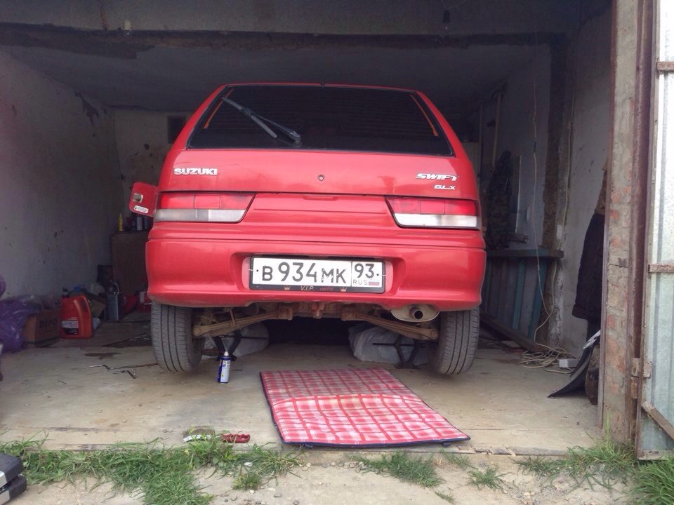 Выходной в лежачем положении — Suzuki Swift (1G), 1,3 л, 2002 года ...