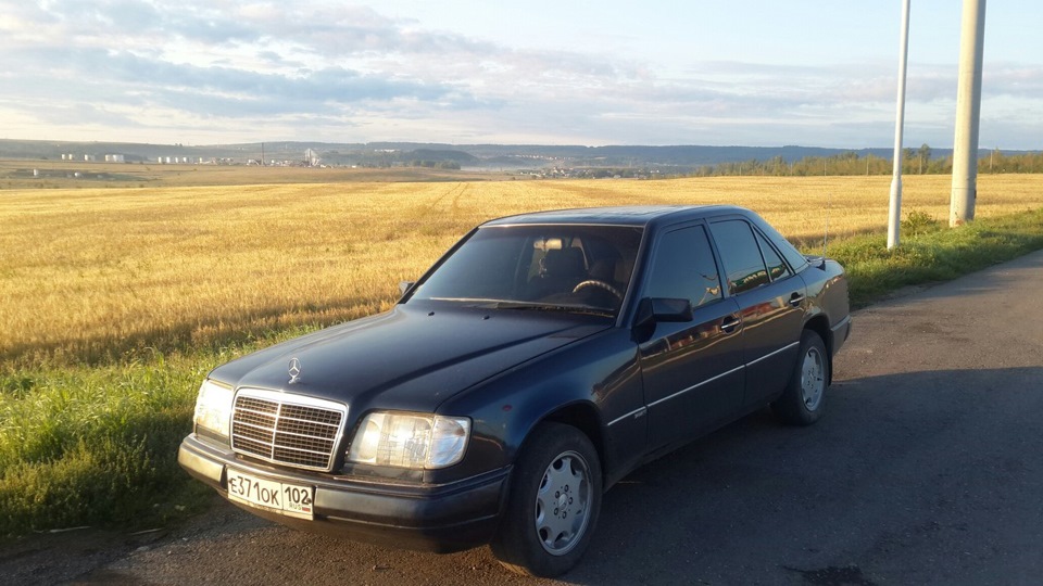 Просто мерс. W124 250d. Мерседес простой. Мерседес простой 99. Мерседес простой соли 1994.