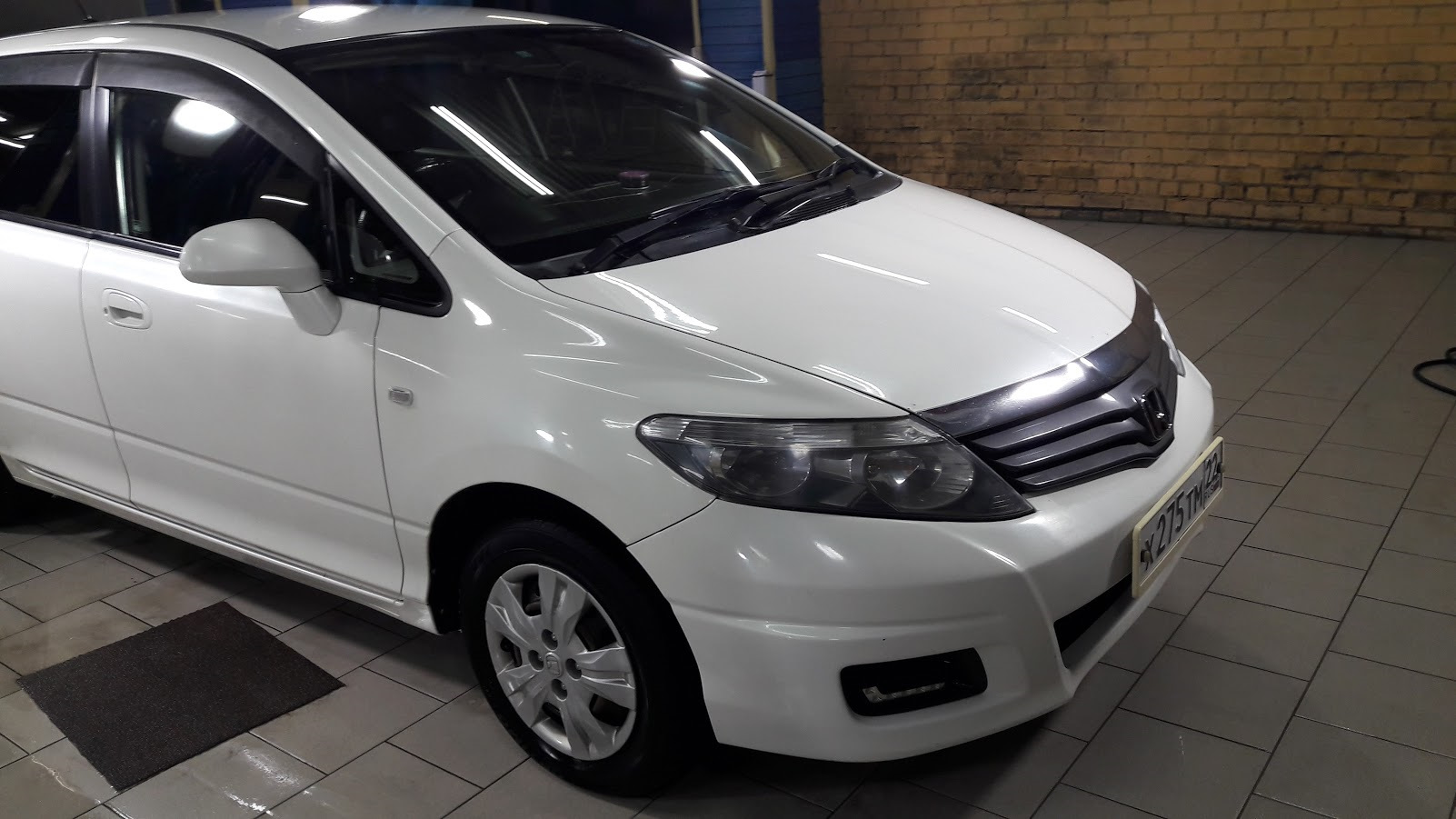 Airway honda. Honda Airwave 2009 белый. Honda Airwave 2017. Honda Airwave 2005 номер кузова. Хонда аирвейв 2018.